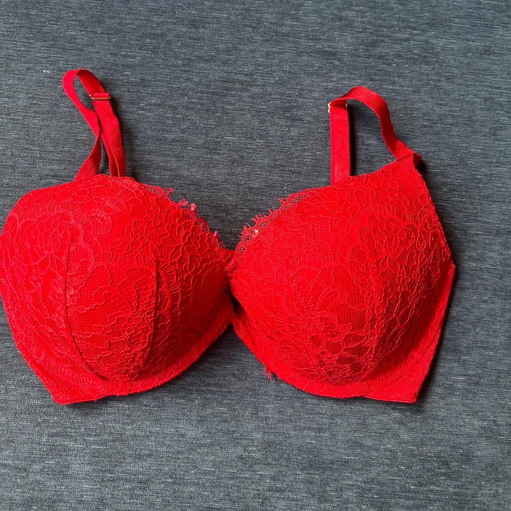 50% off original listed price VS Lace push up bra - Picture 1 of 3